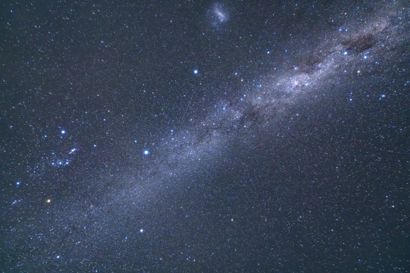 夜空の写真をきれいに撮るには？撮影のコツやレンズの選び方をご紹介