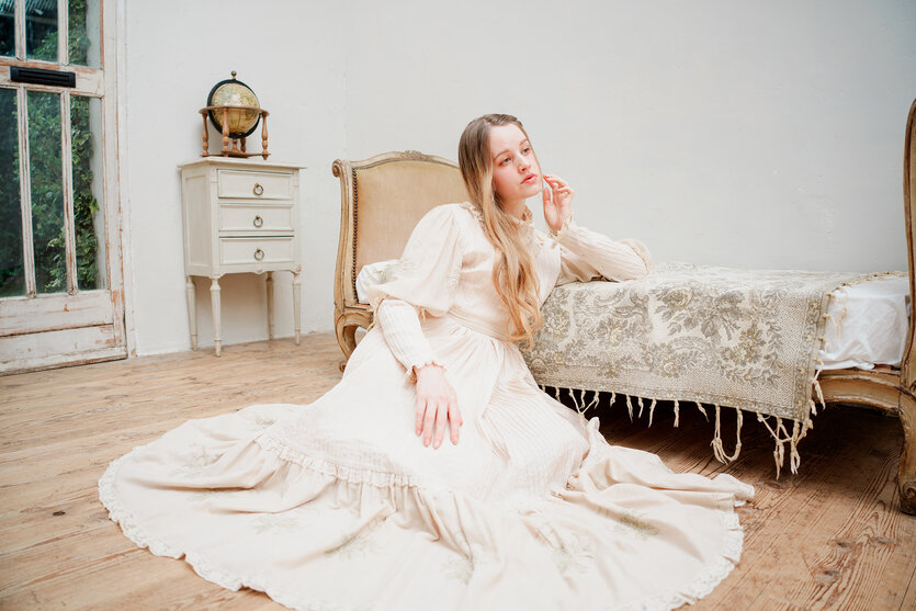 写真家 関 一也氏がタムロン25-200mm F2.8-5.6 G2 (Model A075)で撮影するポートレート