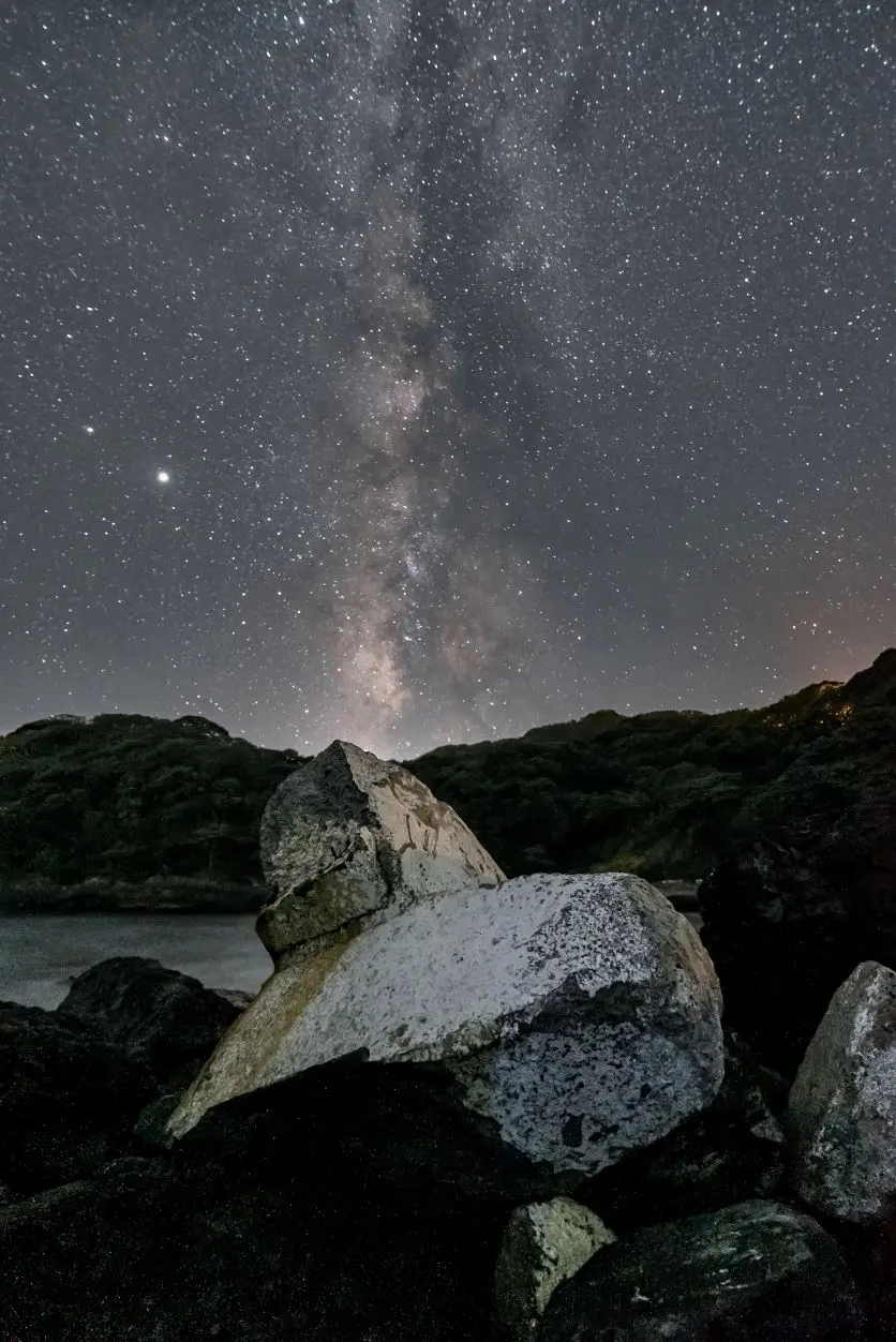 夜空の写真をきれいに撮るには?撮影のコツやレンズの選び方をご紹介 夜空の写真をきれいに撮るには?撮影のコツやレンズの選び方をご紹介