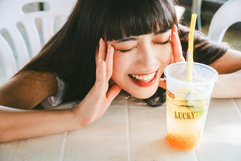 座る位置と自然な表情の引き出し方