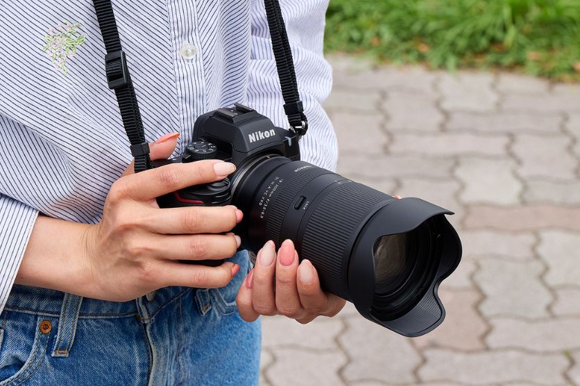 Nikon D70 TAMRON高倍率ズームレンズ付属 タムロン初のZマウントレンズ、コンパクトな70-300mm望遠ズーム