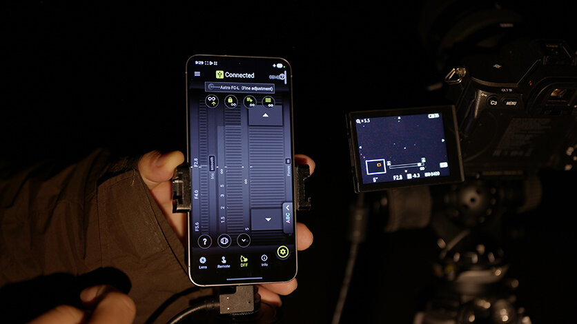 気温変化によるピントずれのメカニズムと、「微調」機能の必要性