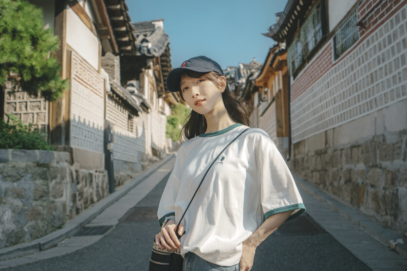 Travel snap and portrait by a video creator, AUXOUT with TAMRON 17-50mm F4 (Model A068) in South Korea