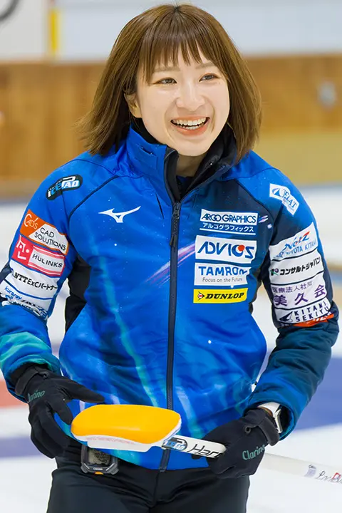 Photo Gallery of the women’s curling team Loco Solare