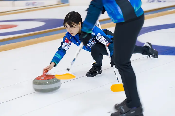 Photo Gallery of the women’s curling team Loco Solare