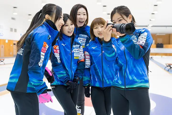 Photo Gallery of the women’s curling team Loco Solare