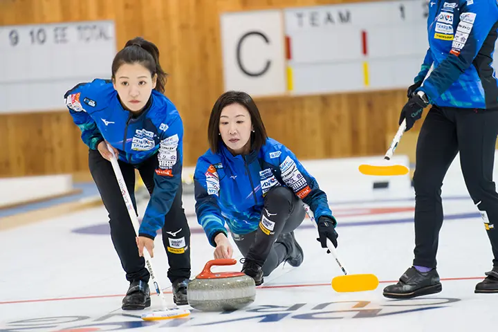 Photo Gallery of the women’s curling team Loco Solare