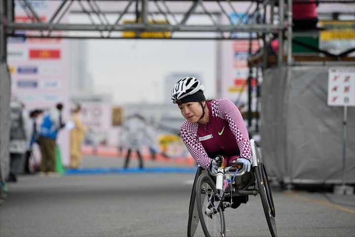 Photo Gallery of wheelchair Marathon Wakako Tsuchida