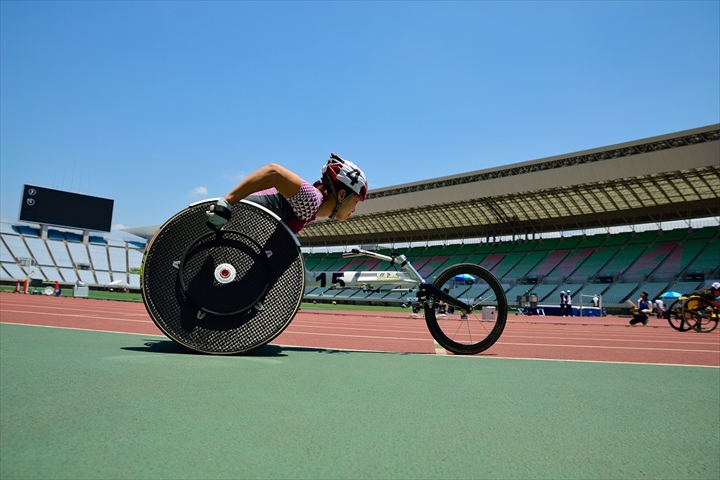 Photo Gallery of wheelchair Marathon Wakako Tsuchida