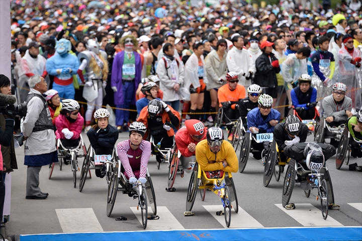 Photo Gallery of wheelchair Marathon Wakako Tsuchida