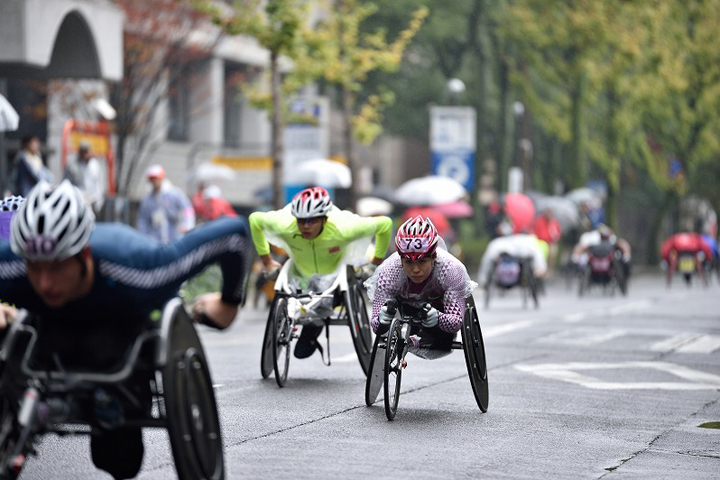 Photo Gallery of wheelchair Marathon Wakako Tsuchida