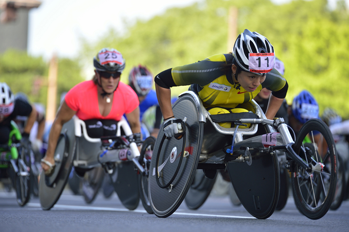 Photo Gallery of wheelchair Marathon Wakako Tsuchida