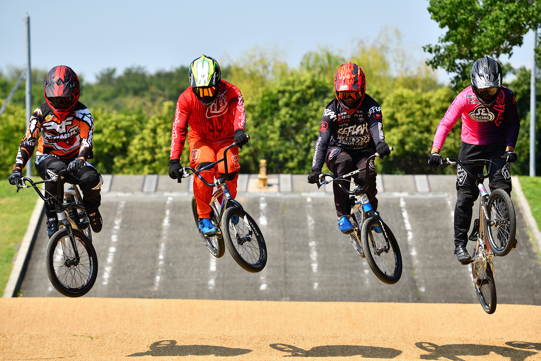 Airplane & BMX 　Rokuro Inoue (Model A035)