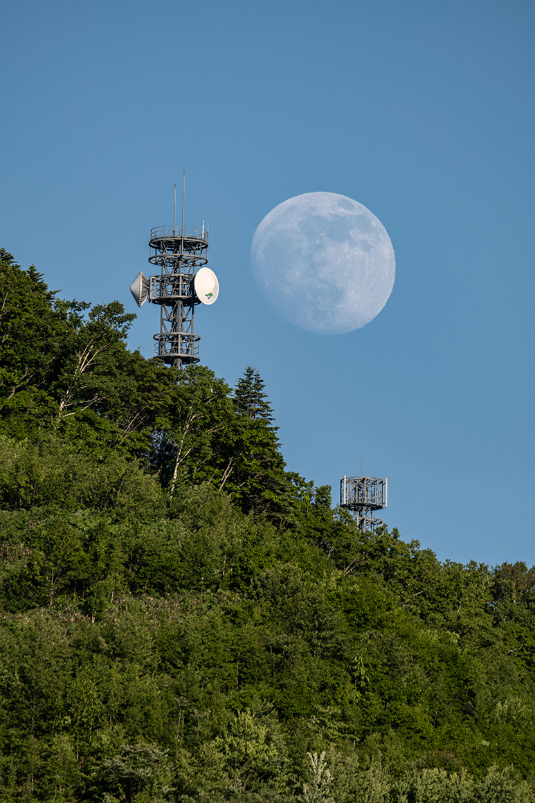 The moon and stars　Hiroyuki Narisawa (Model A057)