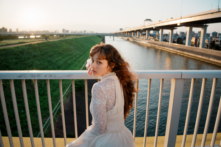 写真家 関 一也氏がタムロン25-200mm F2.8-5.6 G2 (Model A075)で撮影するポートレート