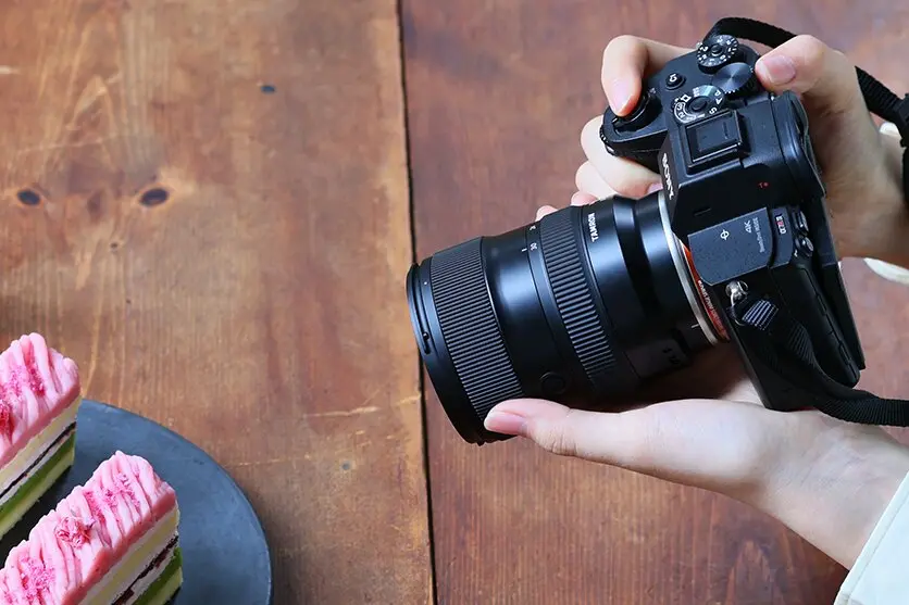 Zoom Ring, Focus Ring: Improved Grip Texture and Smoother Overall Operation