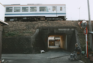 「電車のつく頃」　鈴木 由雄