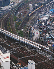 「過密駅」　篠田　光雄