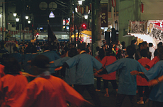 「祭りの中を・・」　古屋　佑樹 様